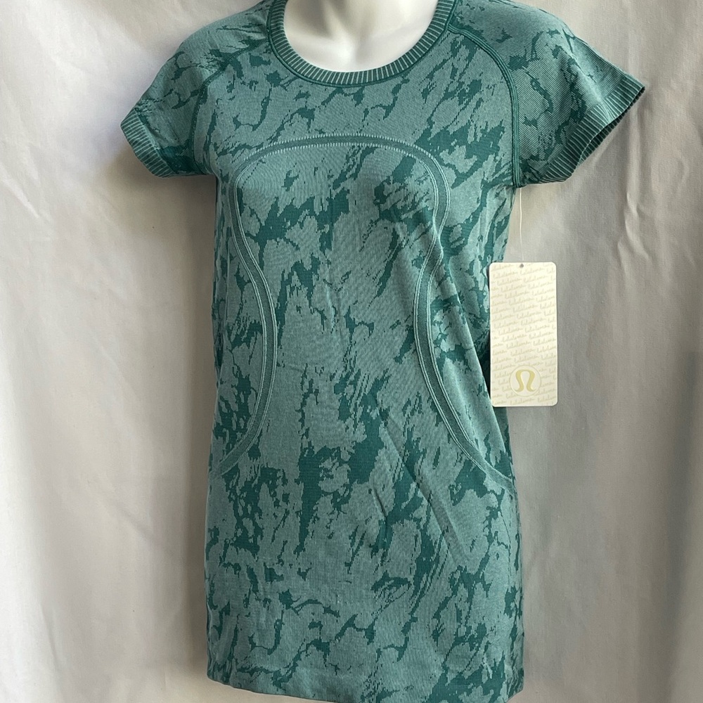 lululemon athletica green swiftly Short Sleeve Top 6 NWT